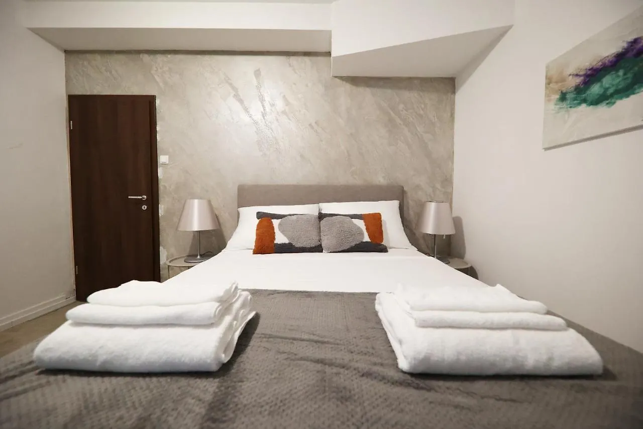 Beachfront Apartments And Rooms Sukosan