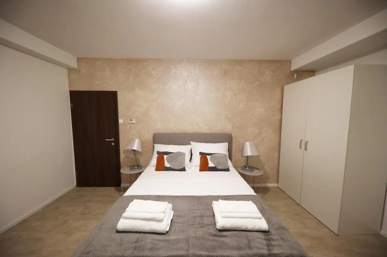 Beachfront Apartments And Rooms Sukosan Croatia