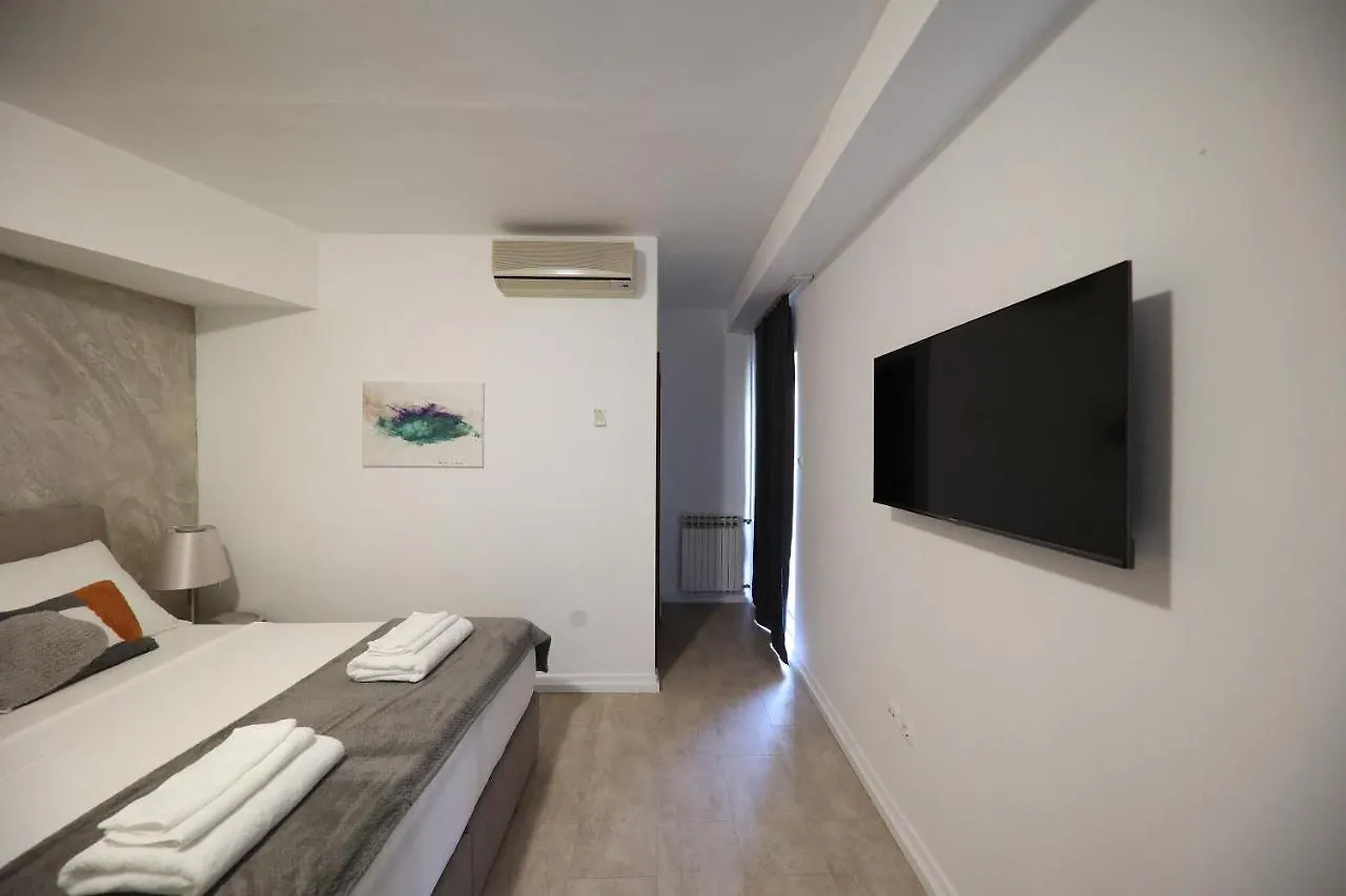 Beachfront Apartments And Rooms Sukosan