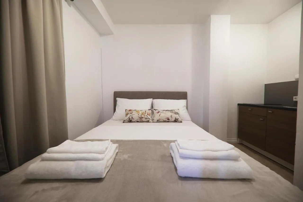 Beachfront Apartments And Rooms Sukosan Guest house