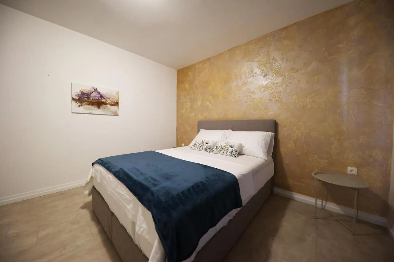 Beachfront Apartments And Rooms Sukosan Guest house