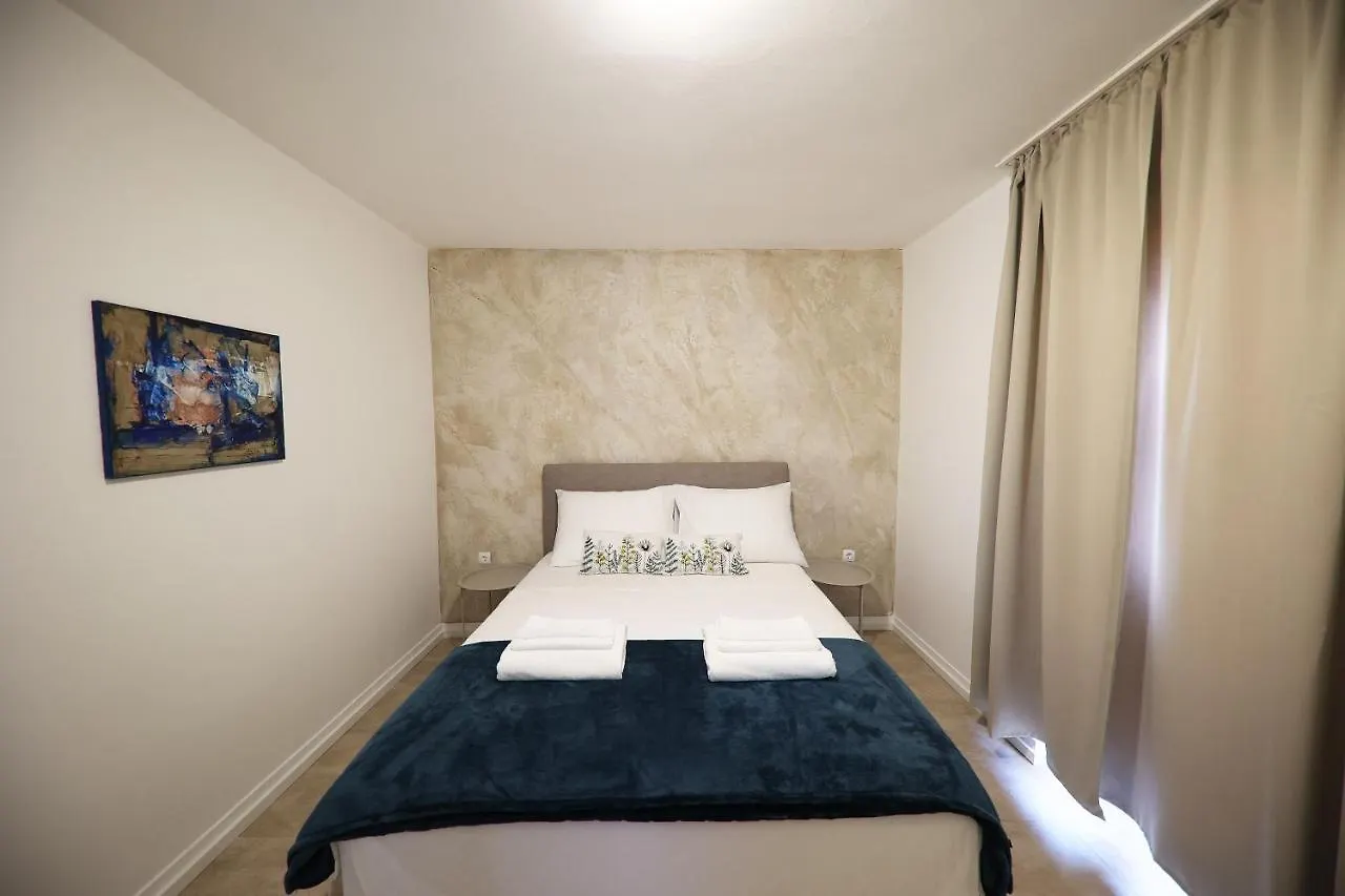 Beachfront Apartments And Rooms Sukosan Guest house