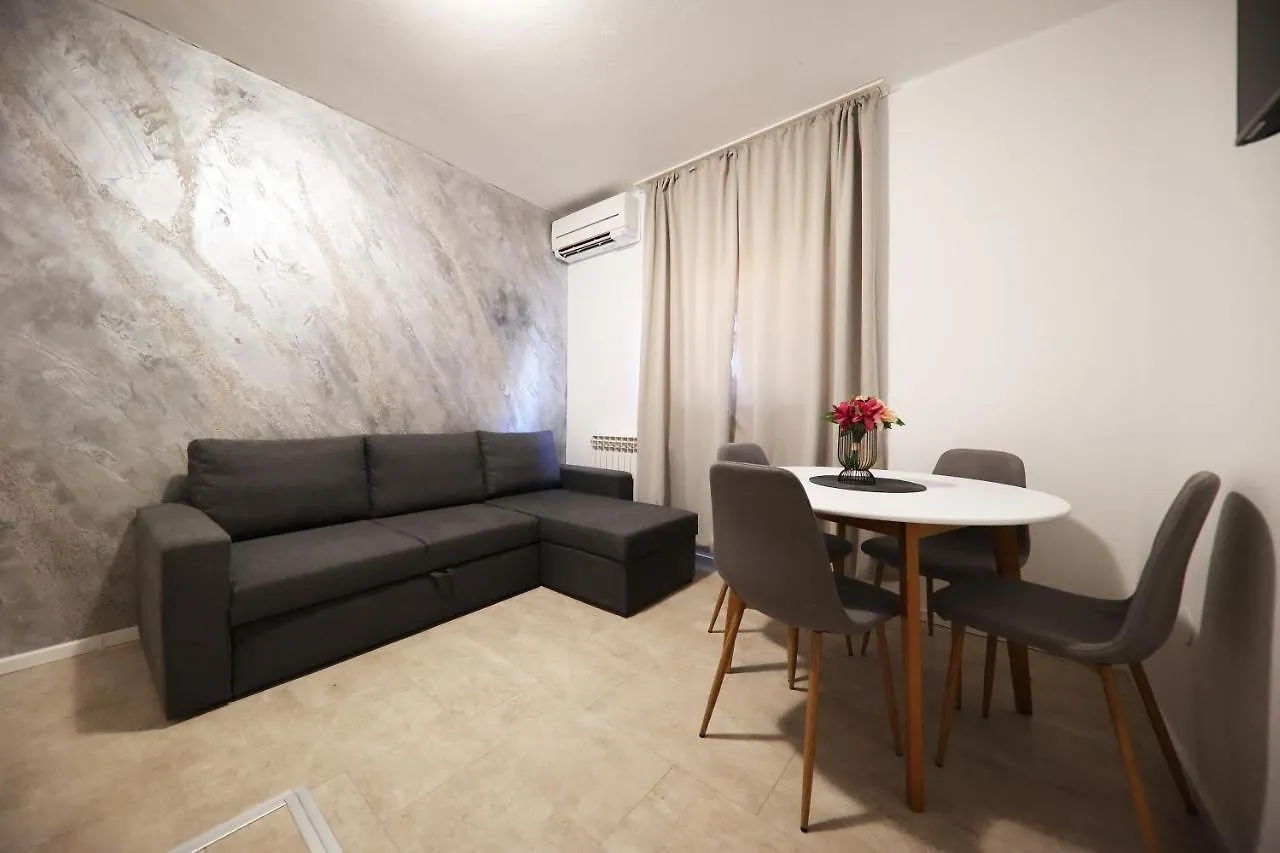 Beachfront Apartments And Rooms Sukosan