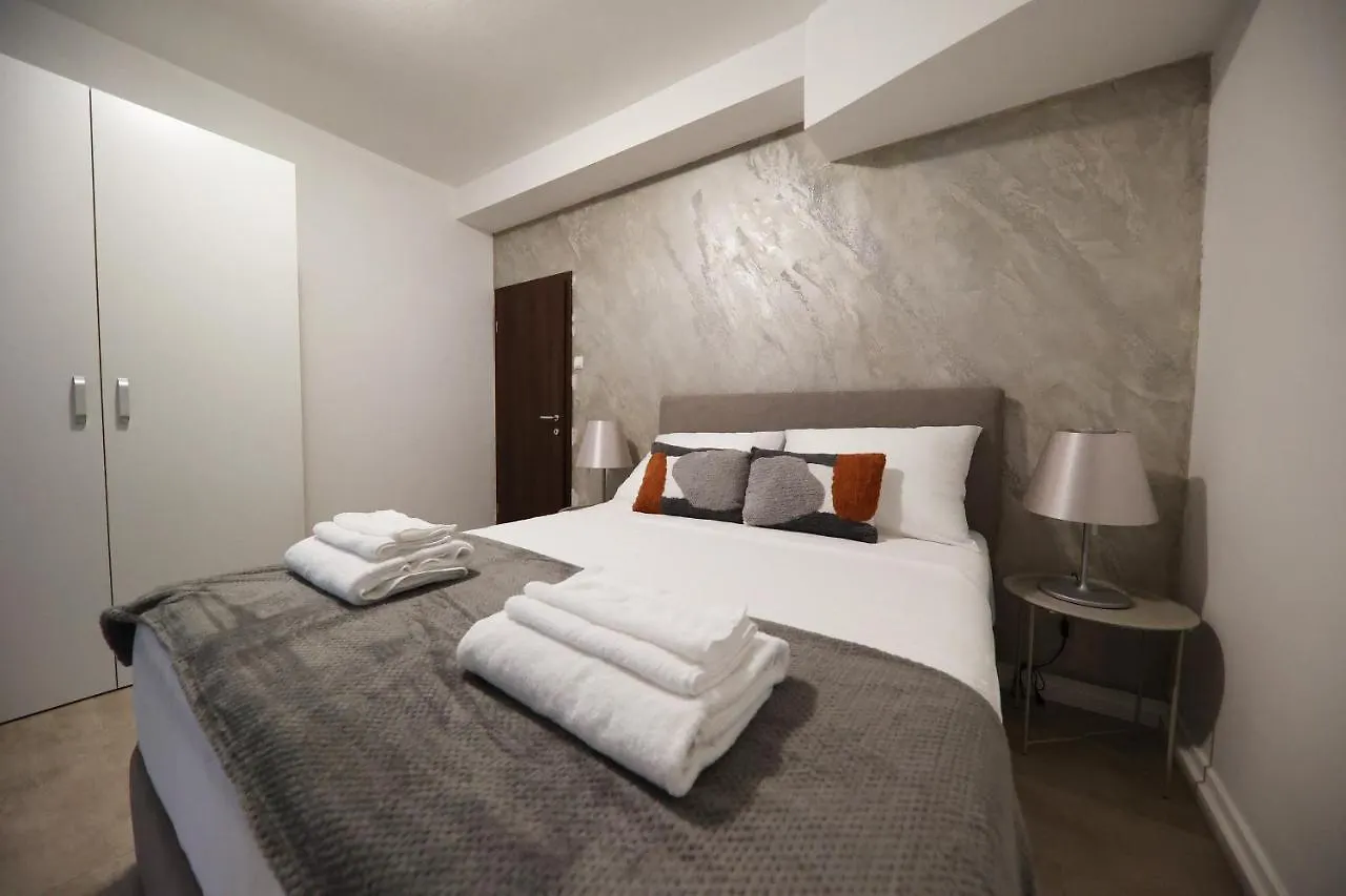 Beachfront Apartments And Rooms Sukosan