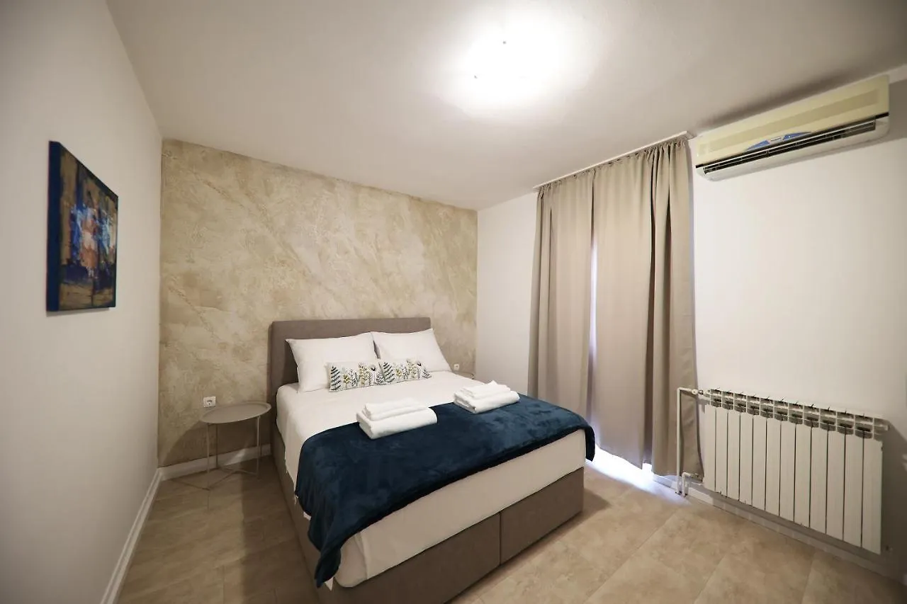 Beachfront Apartments And Rooms Sukosan Guest house