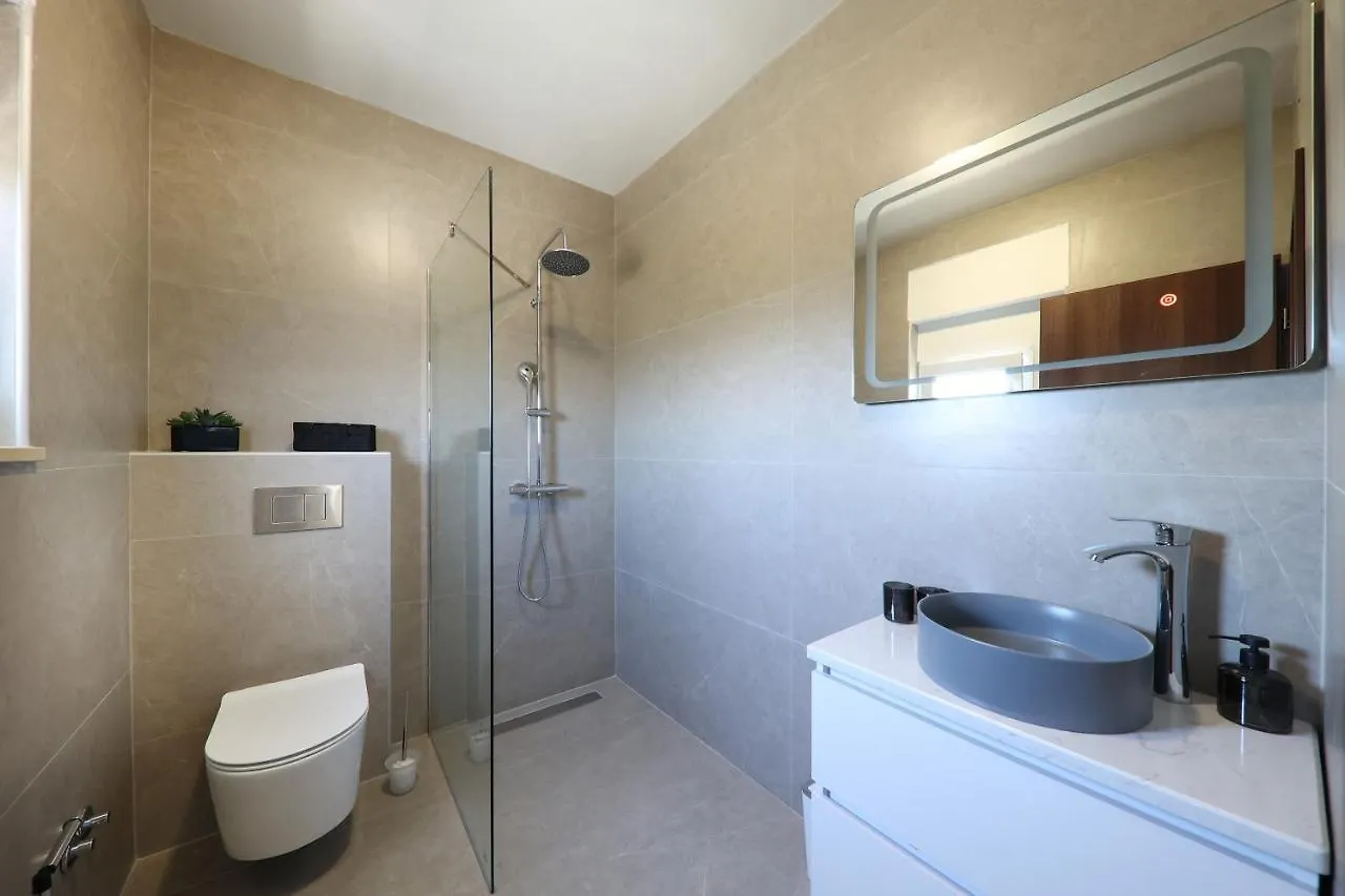 ゲストハウス Beachfront Apartments And Rooms Sukošan クロアチア