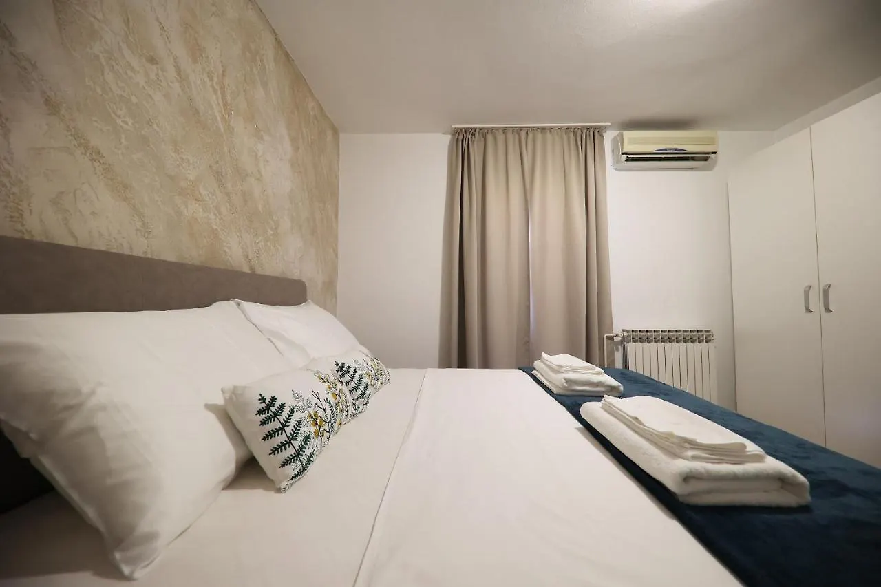 ゲストハウス Beachfront Apartments And Rooms Sukošan