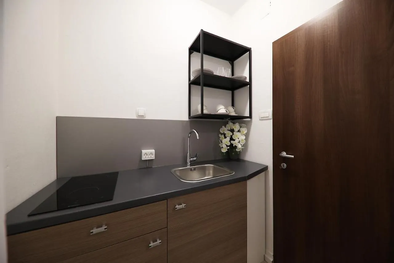 ゲストハウス Beachfront Apartments And Rooms Sukošan クロアチア